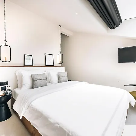 To Be Social House *