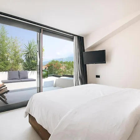 To Be Social House Resort