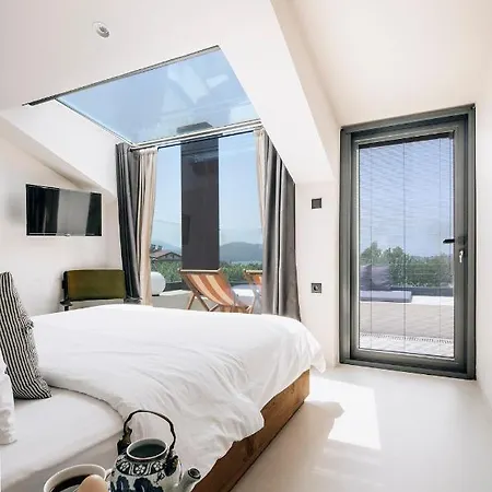 To Be Social House フェティエ