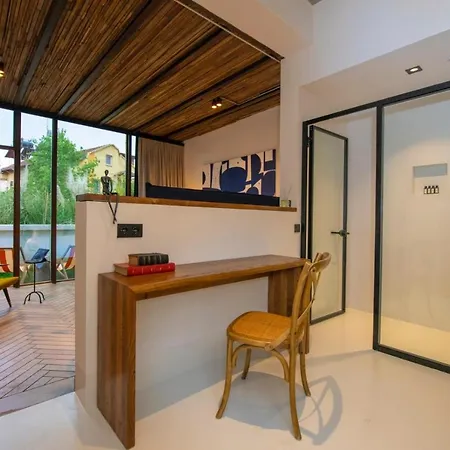 To Be Social House *