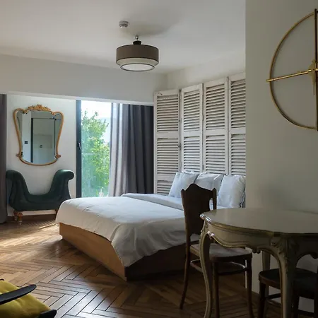 To Be Social House リゾート フェティエ