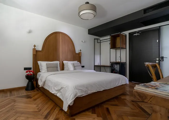 To Be Social House Resort