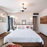 Resort To Be Social House *