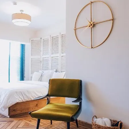 리조트 To Be Social House