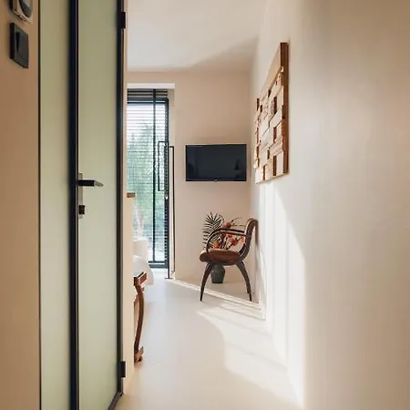 To Be Social House * 페티예