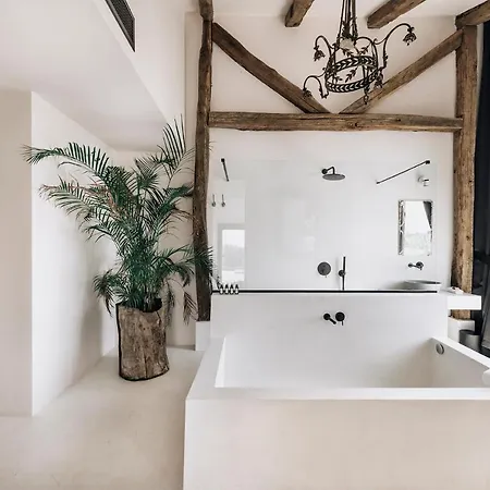 To Be Social House リゾート フェティエ