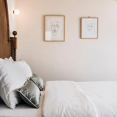 리조트 To Be Social House