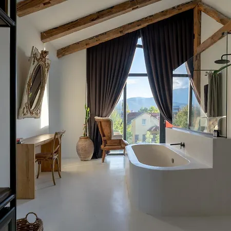 To Be Social House *