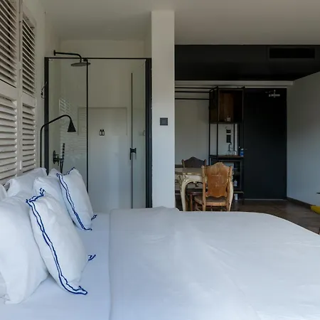 To Be Social House *