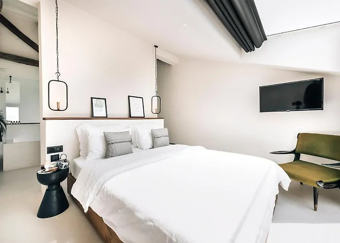 To Be Social House *