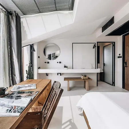 To Be Social House Resort